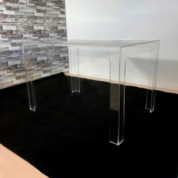 Tavolo trasparente rettangolare